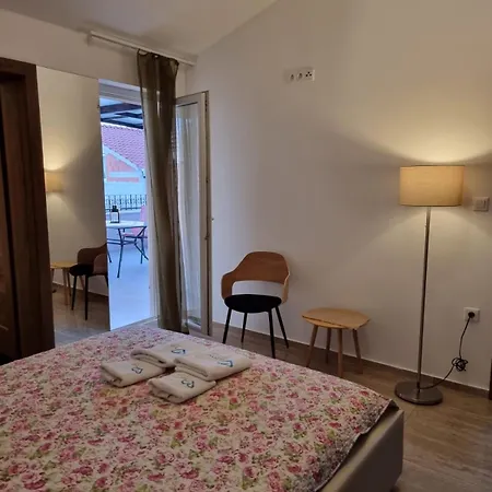 Apartment Bonbon 3 *