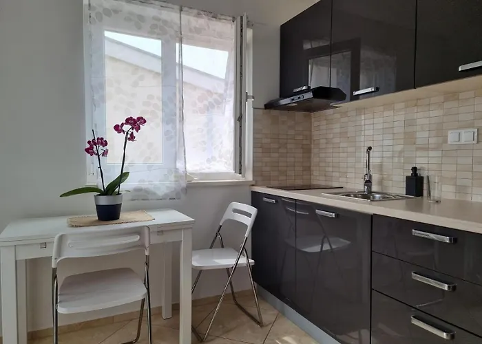 Apartament Bonbon 3 *