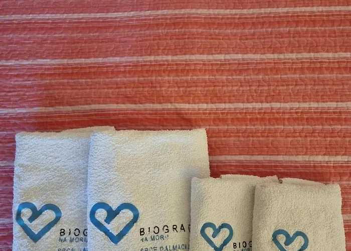 Bonbon 3 * Биоград-на-Мору