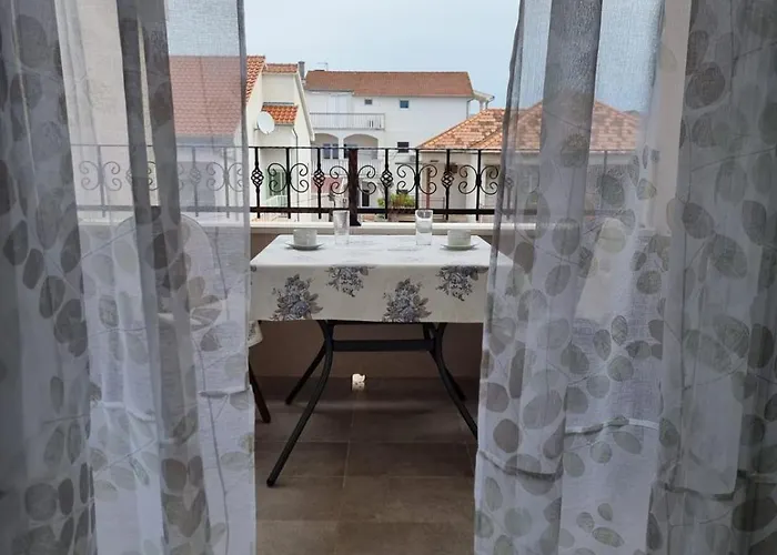 Apartament Bonbon 3 *