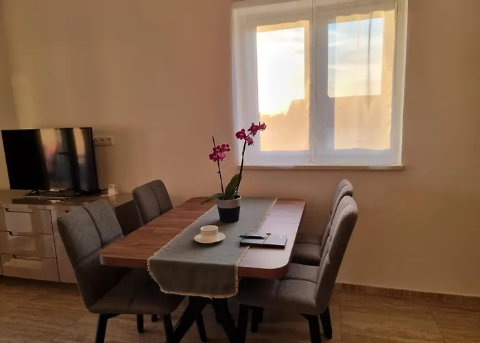 Апартаменты Bonbon 3 Биоград-на-Мору