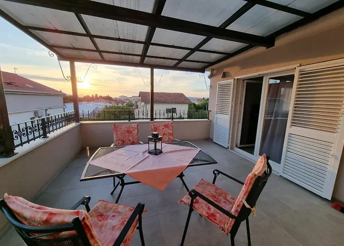 Apartament Bonbon 3 *