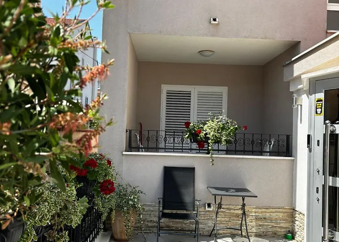 Apartament Bonbon 3 *