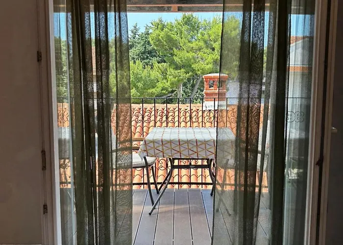 Bonbon 3 Биоград-на-Мору