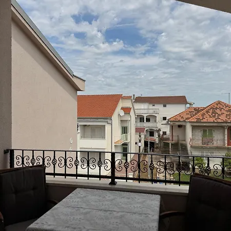 Bonbon 3 Appartement Biograd Na Moru